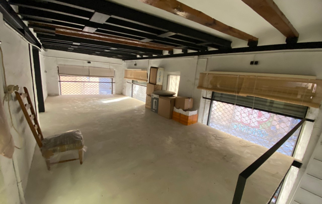 Revente - Local comercial -
Barcelona - Ciutat Vella