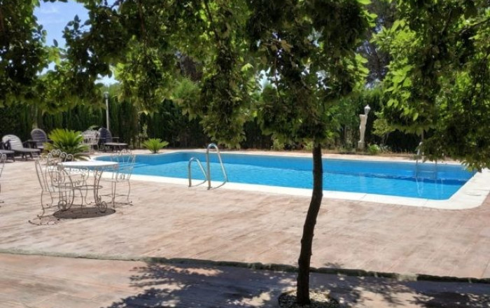 Venta - Apartamentos Turísticos -
Jaén  - Jaén