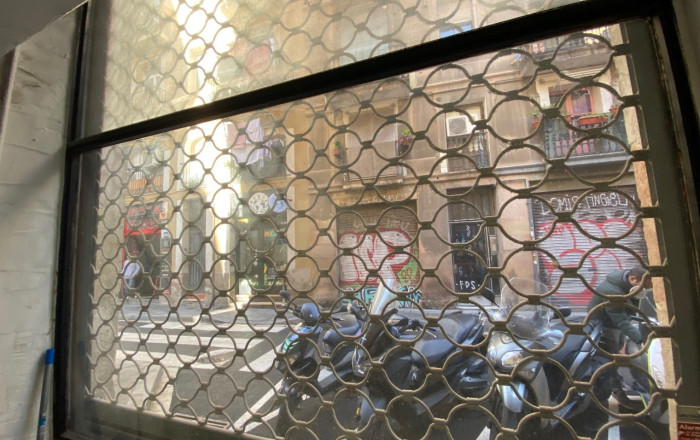 Revente - Local comercial -
Barcelona - Ciutat Vella