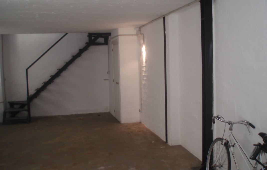 Revente - Local comercial -
Barcelona - Ciutat Vella