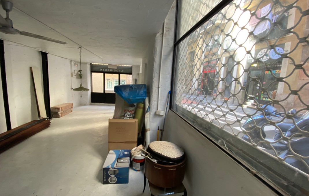 Revente - Local comercial -
Barcelona - Ciutat Vella