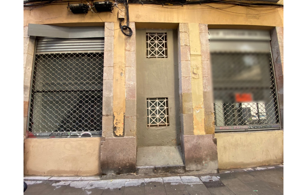 Revente - Local comercial -
Barcelona - Ciutat Vella