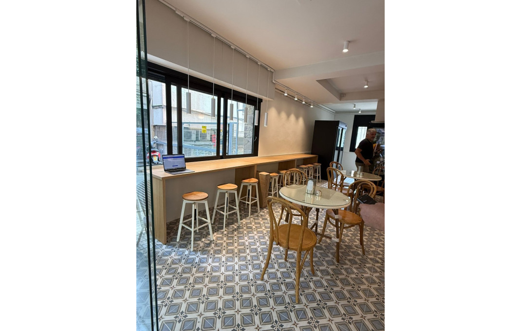 Transfert - Bar-Cafeteria -
Barcelona - Sant Gervaci