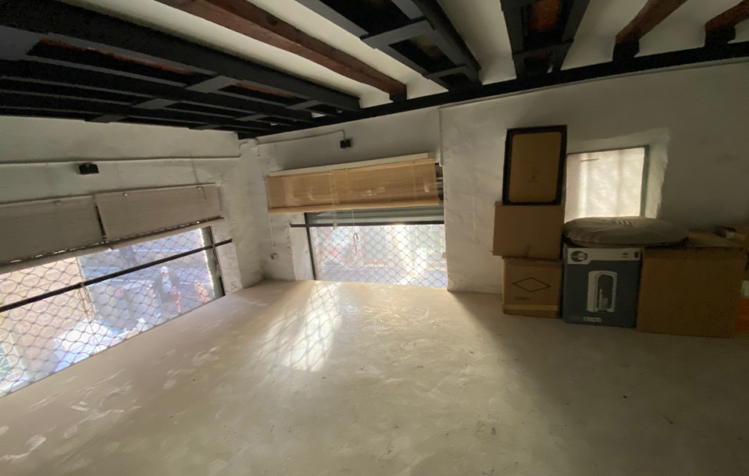 Revente - Local comercial -
Barcelona - Ciutat Vella