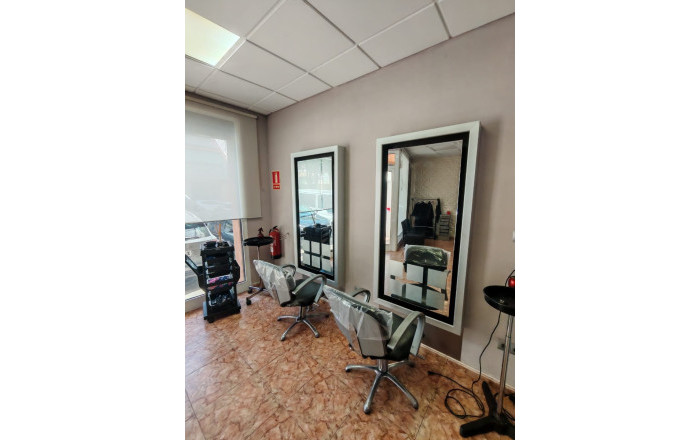 Transfer - Peluquerias y Estetica -
Sabadell