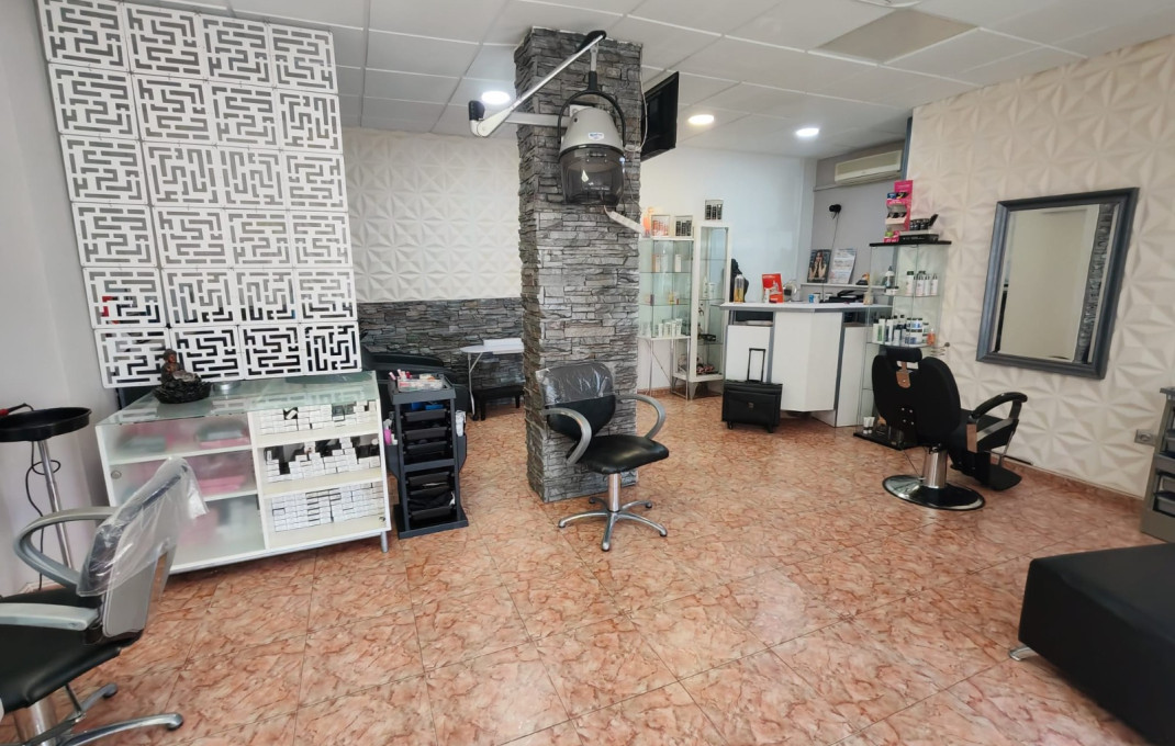 Transfer - Peluquerias y Estetica -
Sabadell