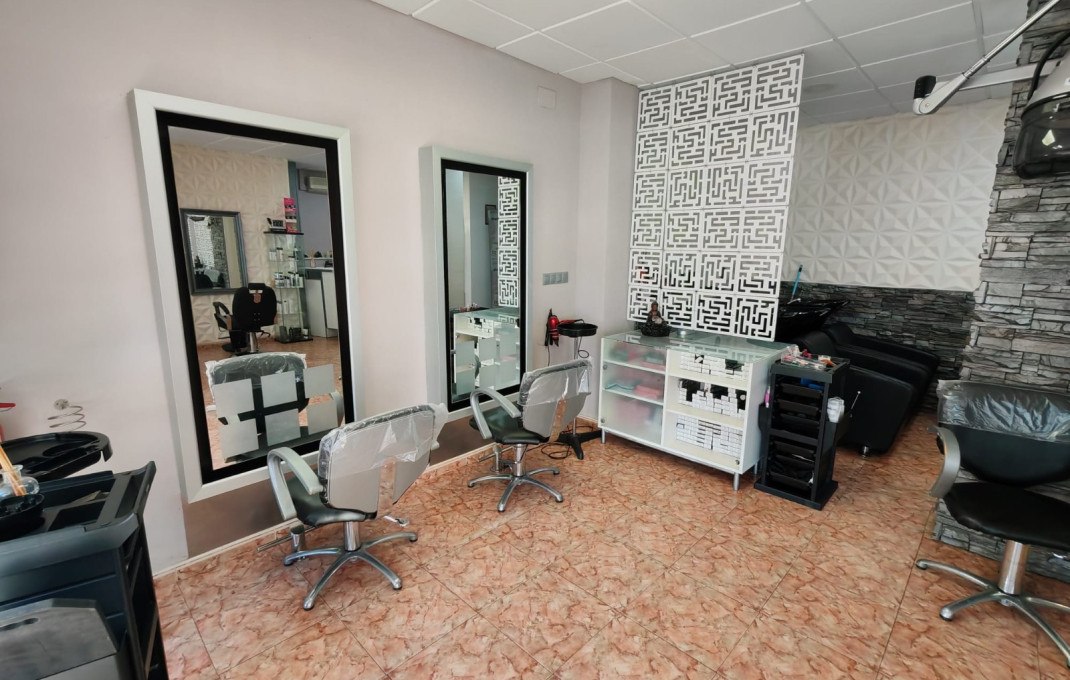 Transfer - Peluquerias y Estetica -
Sabadell