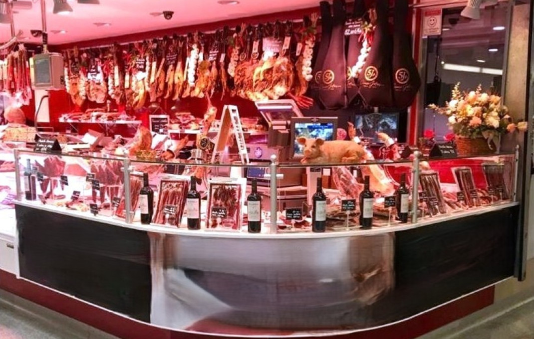 Transfer - Parada de mercado -
Barcelona - Sant Adriá Del Besos