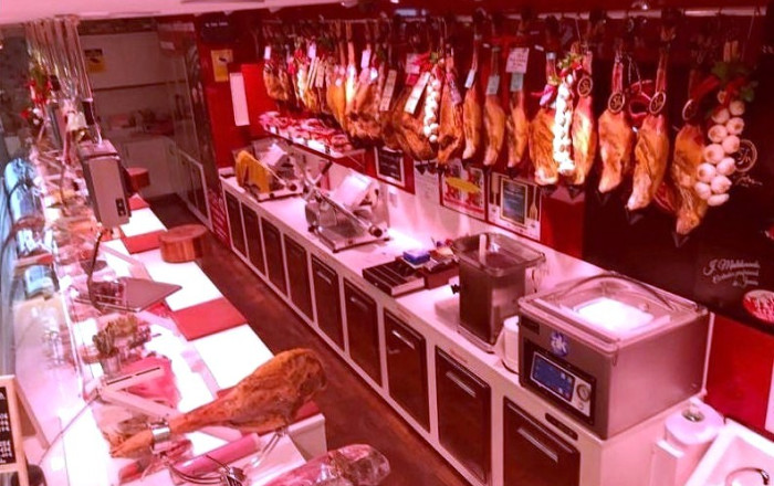 Transfer - Parada de mercado -
Barcelona - Sant Adriá Del Besos