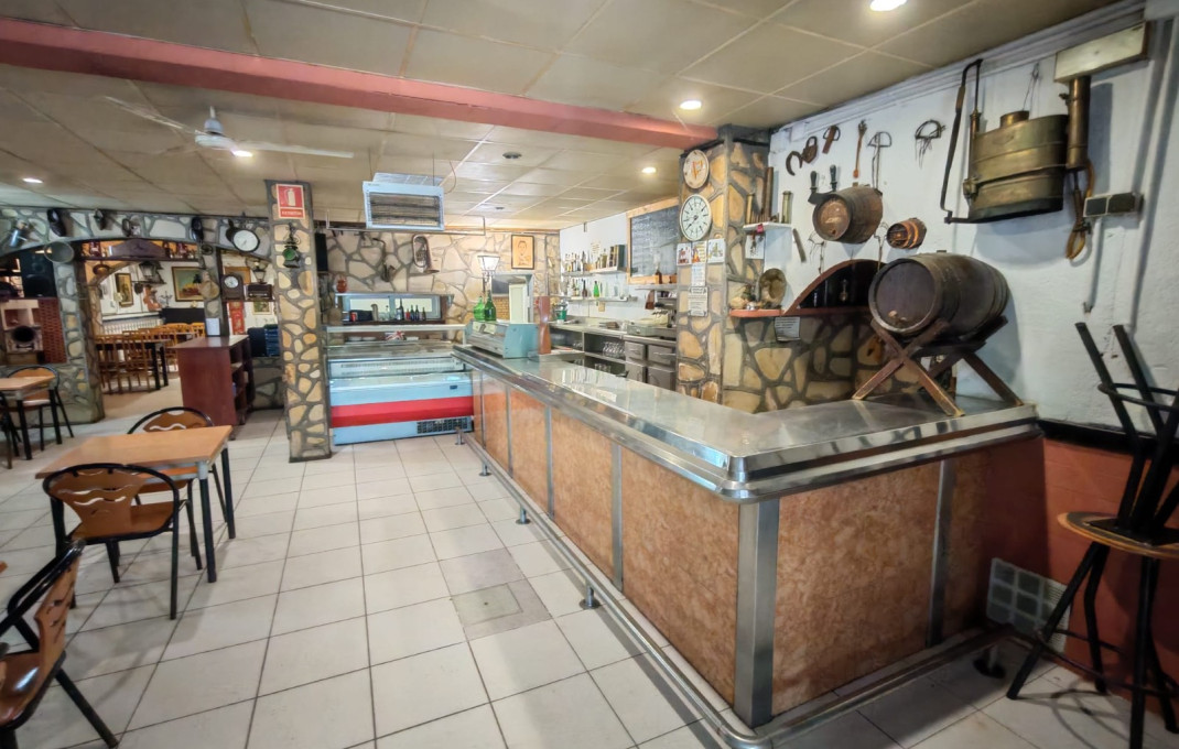Venta - Bar Restaurante -
Lli&ccedil;&agrave; d'Amunt