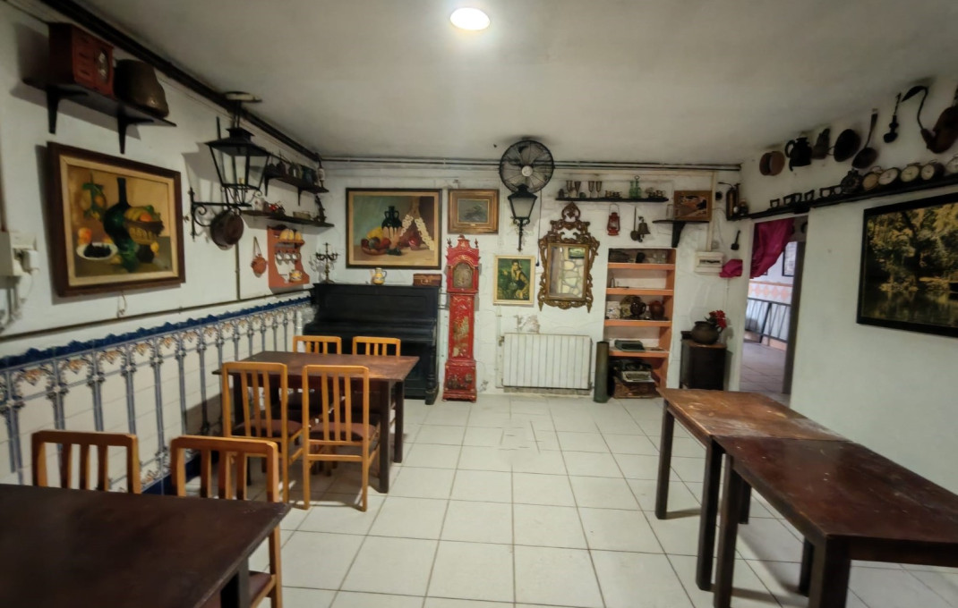 Venta - Bar Restaurante -
Lli&ccedil;&agrave; d'Amunt