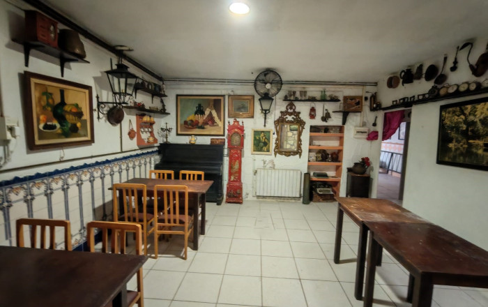 Venta - Bar Restaurante -
Lli&ccedil;&agrave; d'Amunt