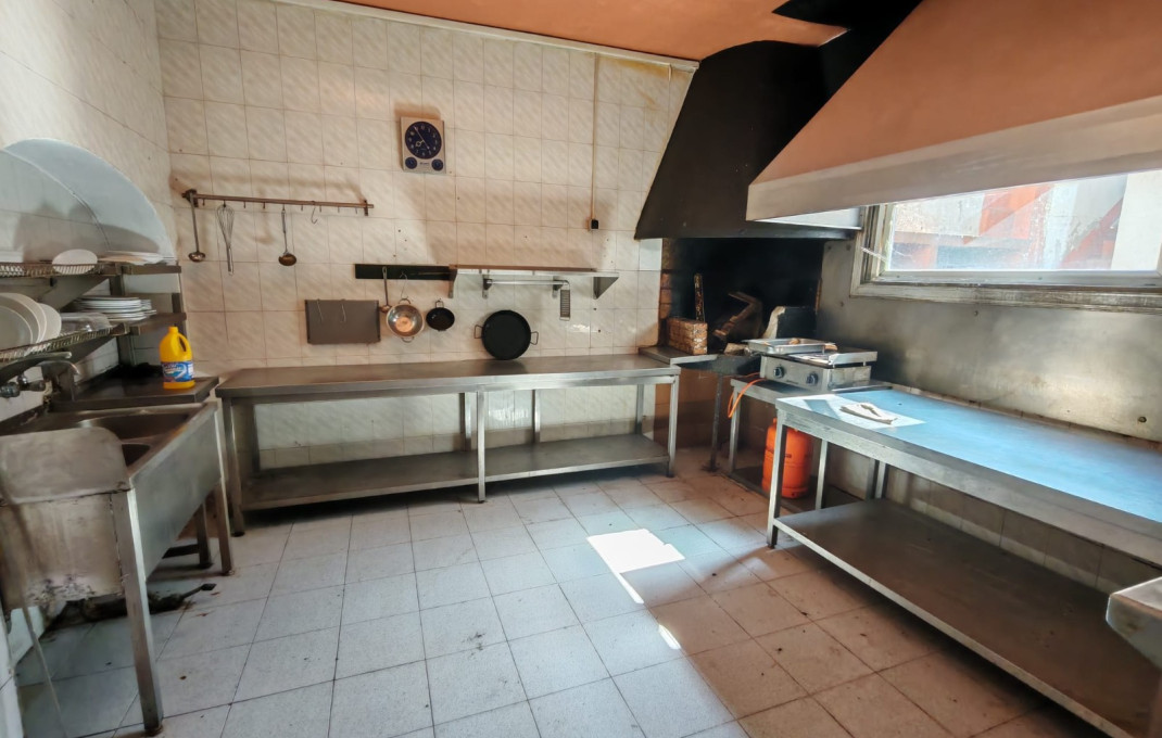 Venta - Bar Restaurante -
Lli&ccedil;&agrave; d'Amunt