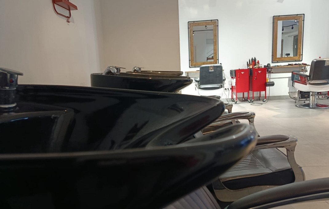 Traspaso - Peluquerias y Estetica -
Barcelona - Les corts