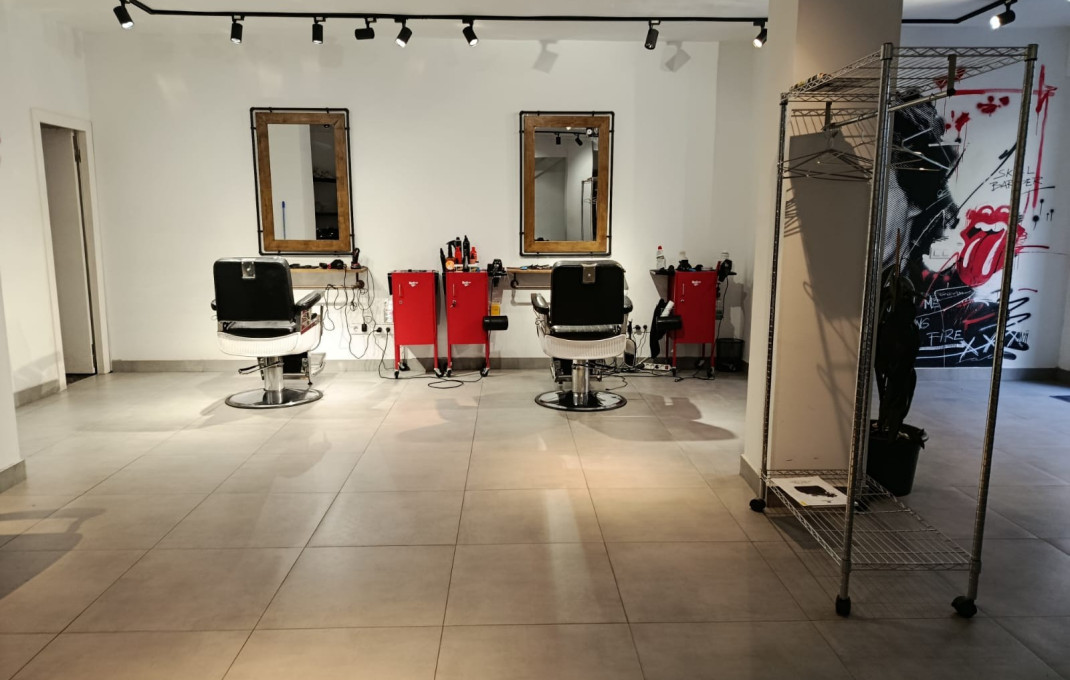 Traspaso - Peluquerias y Estetica -
Barcelona - Les corts