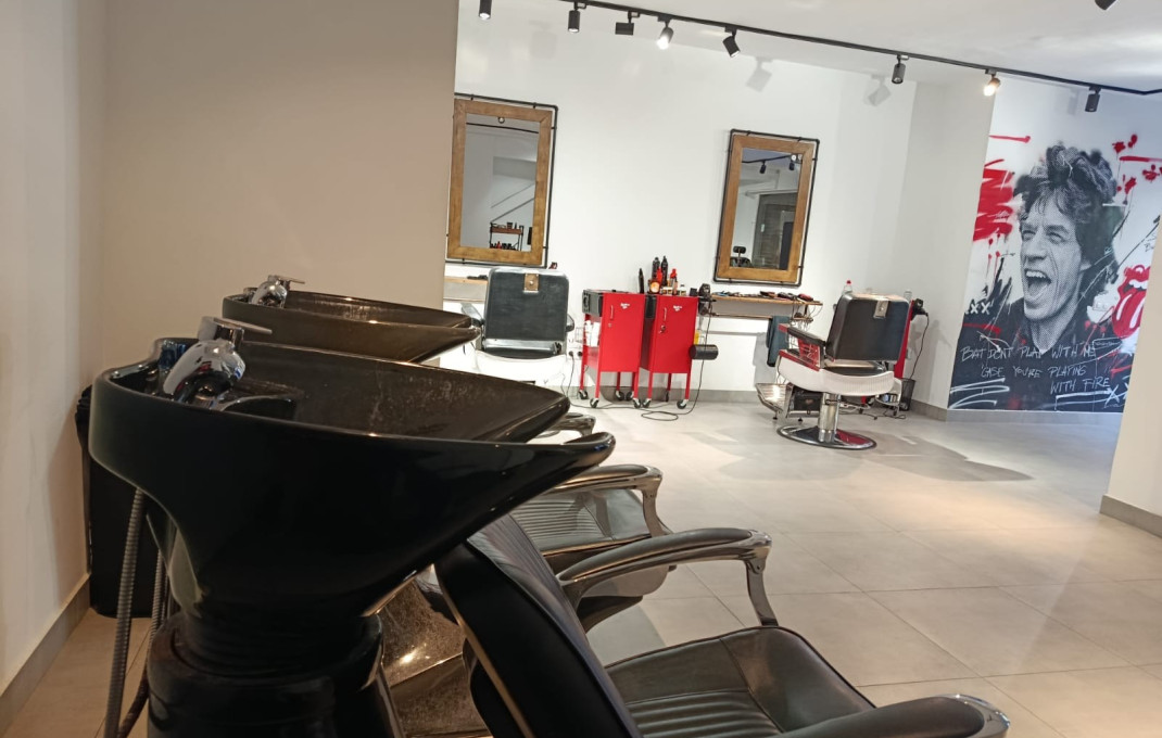 Traspaso - Peluquerias y Estetica -
Barcelona - Les corts