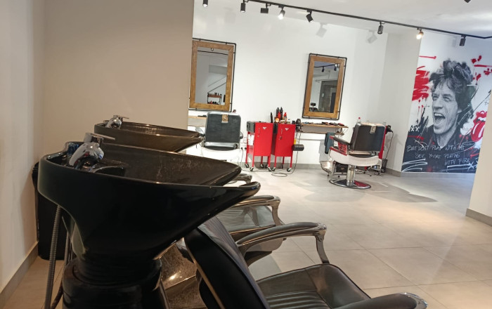Traspaso - Peluquerias y Estetica -
Barcelona - Les corts