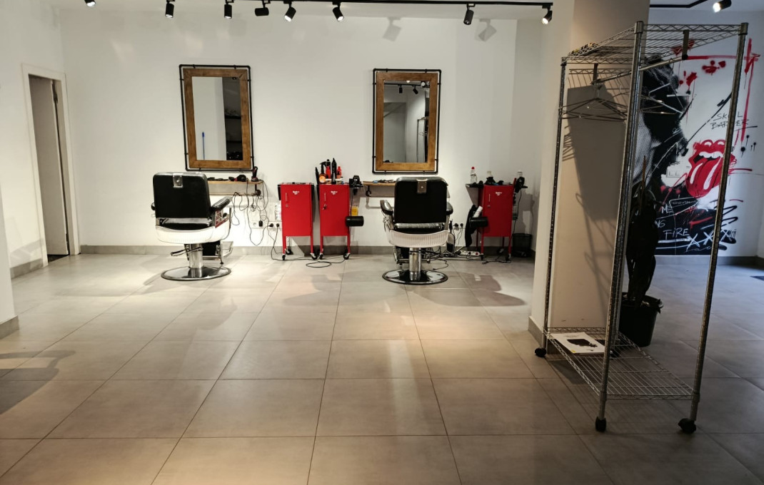 Traspaso - Peluquerias y Estetica -
Barcelona - Les corts