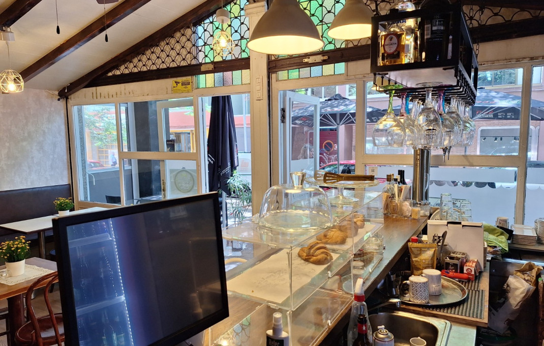 Traspaso - Bar Restaurante -
Barcelona - Les corts