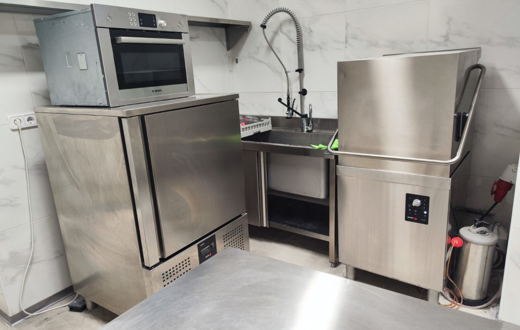 Traspaso - Cocina industrial -
Barcelona - Camp De L´arpa