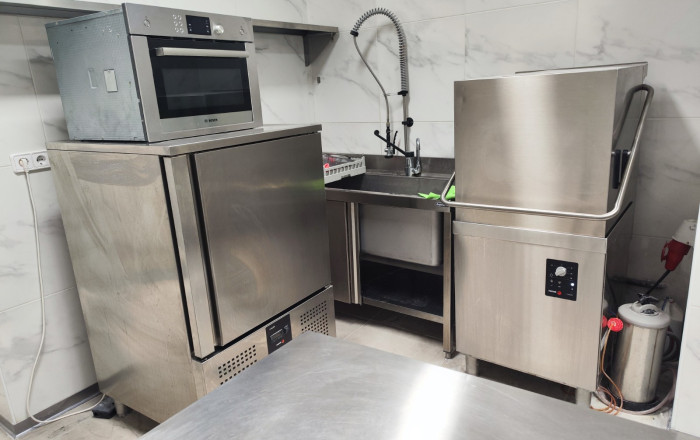 Traspaso - Cocina industrial -
Barcelona - Camp De L´arpa