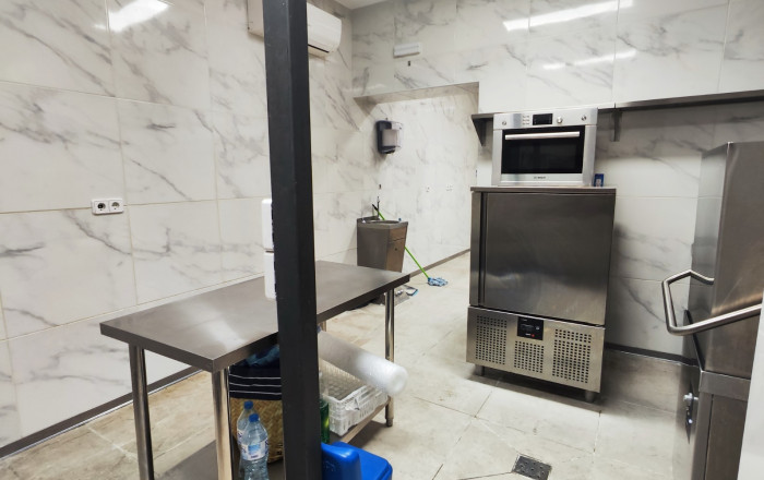 Traspaso - Cocina industrial -
Barcelona - Camp De L´arpa