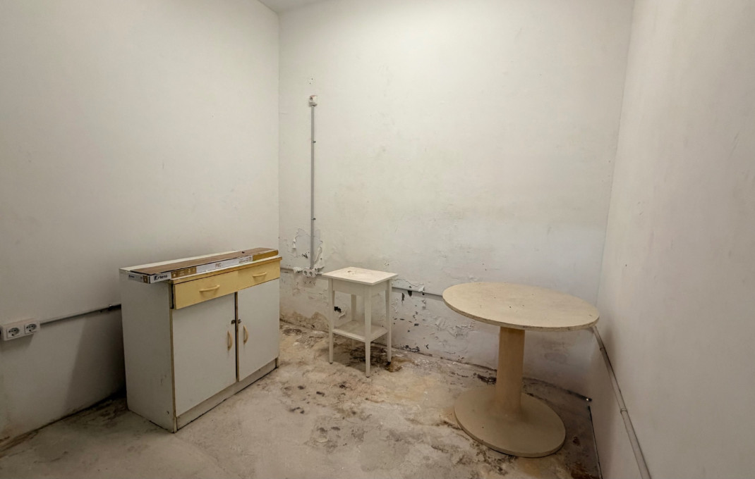 Alquiler - Local comercial -
Barcelona - Sants