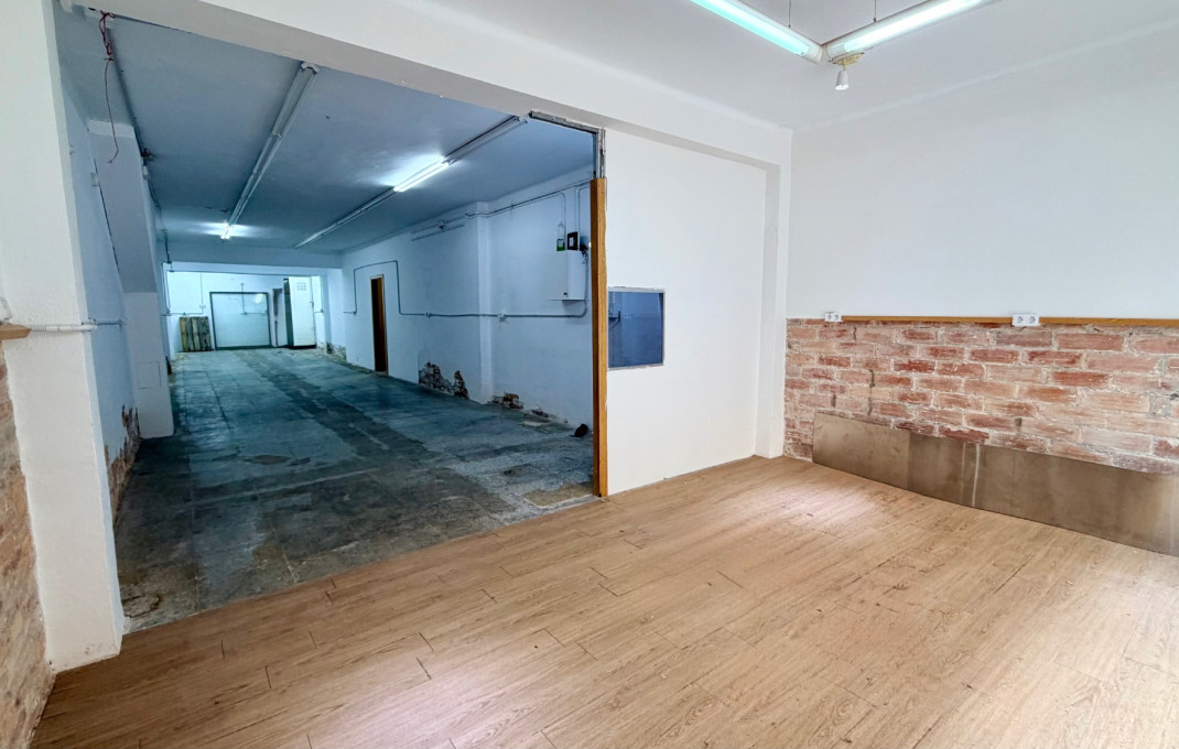 Venta - Local comercial -
Barcelona - Sants