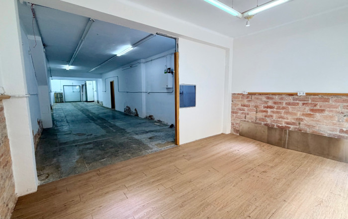 Venta - Local comercial -
Barcelona - Sants