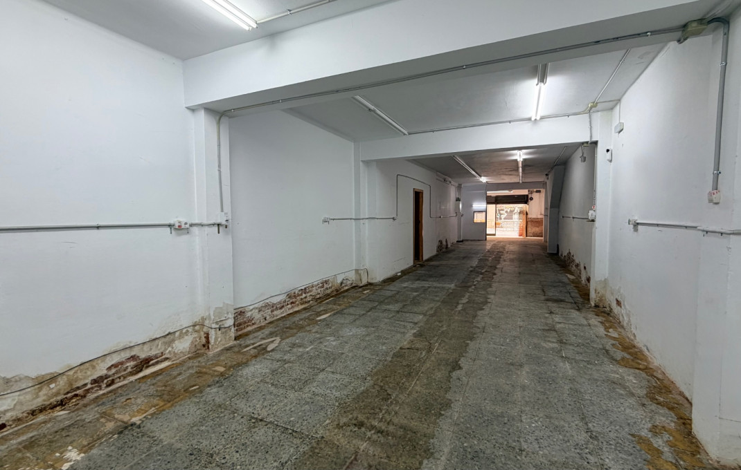 Venta - Local comercial -
Barcelona - Sants