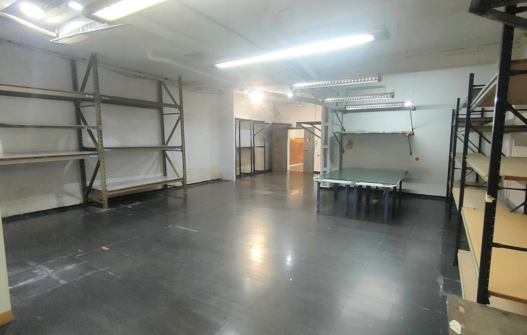 Venta - Local comercial -
Barcelona - Gràcia