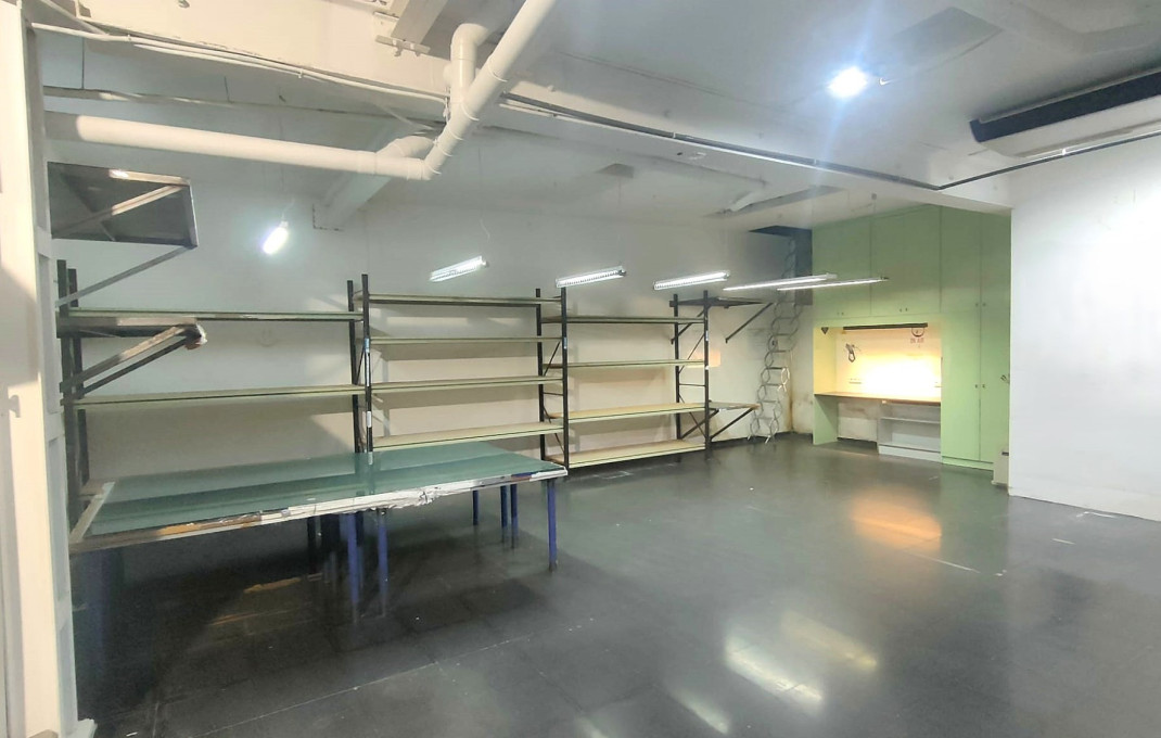 Venta - Local comercial -
Barcelona - Gràcia