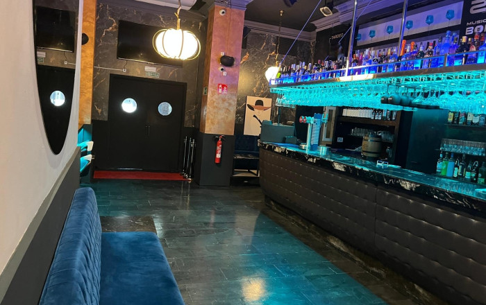 Transfert - Bar Copas Musical -
Barcelona - Borne-centro
