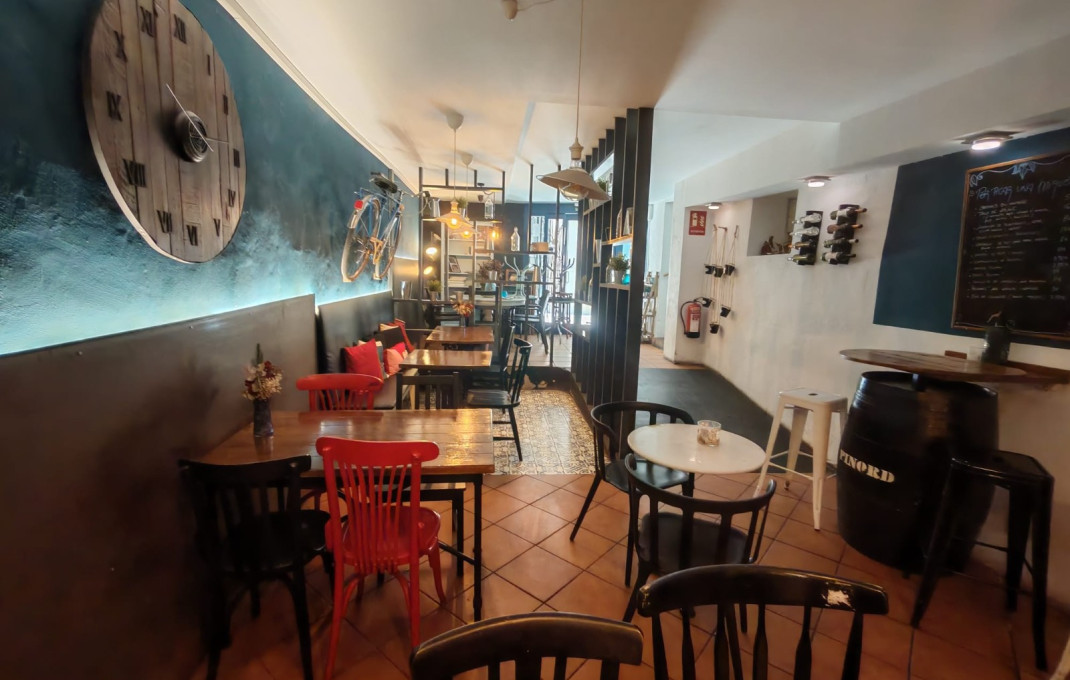 Traspaso - Bar-Cafeteria -
Vilafranca del Pened&egrave;s