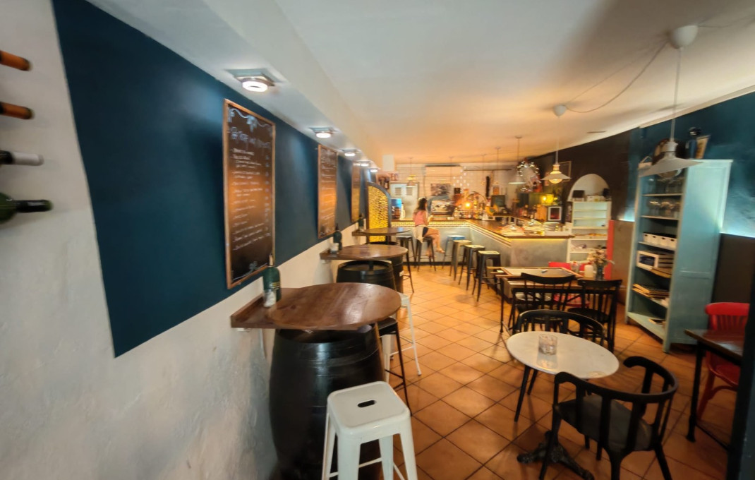 Traspaso - Bar-Cafeteria -
Vilafranca del Pened&egrave;s