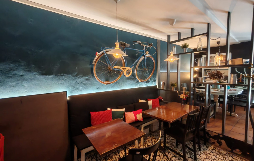 Traspaso - Bar-Cafeteria -
Vilafranca del Pened&egrave;s