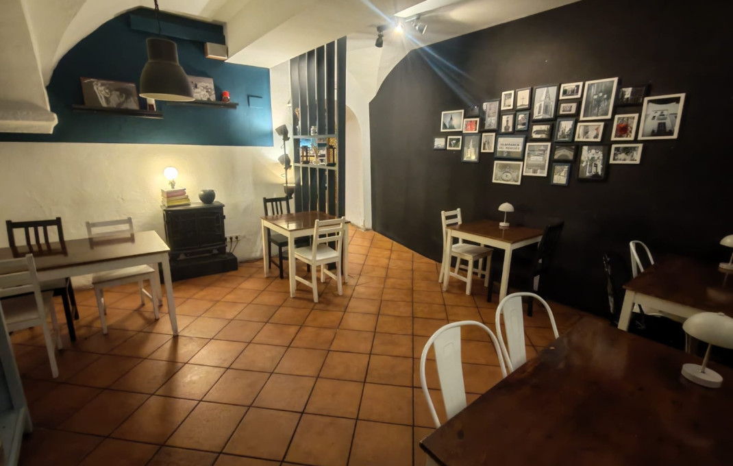 Traspaso - Bar-Cafeteria -
Vilafranca del Pened&egrave;s