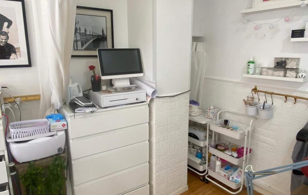 Traspaso - Peluquerias y Estetica -
Calella