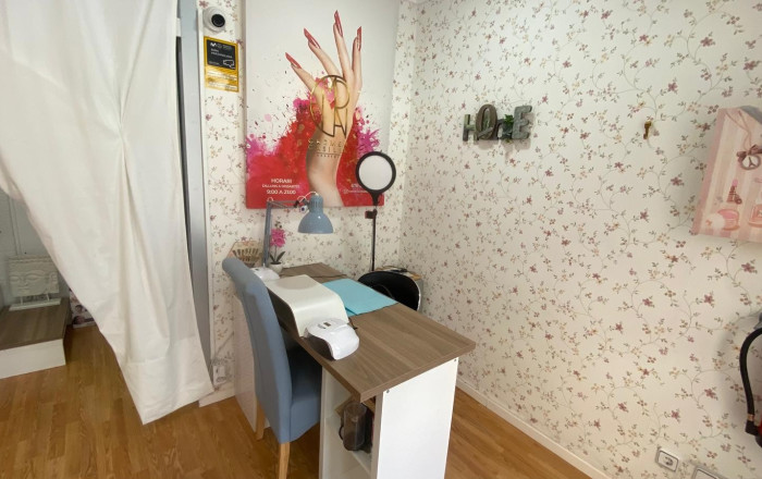 Traspaso - Peluquerias y Estetica -
Calella