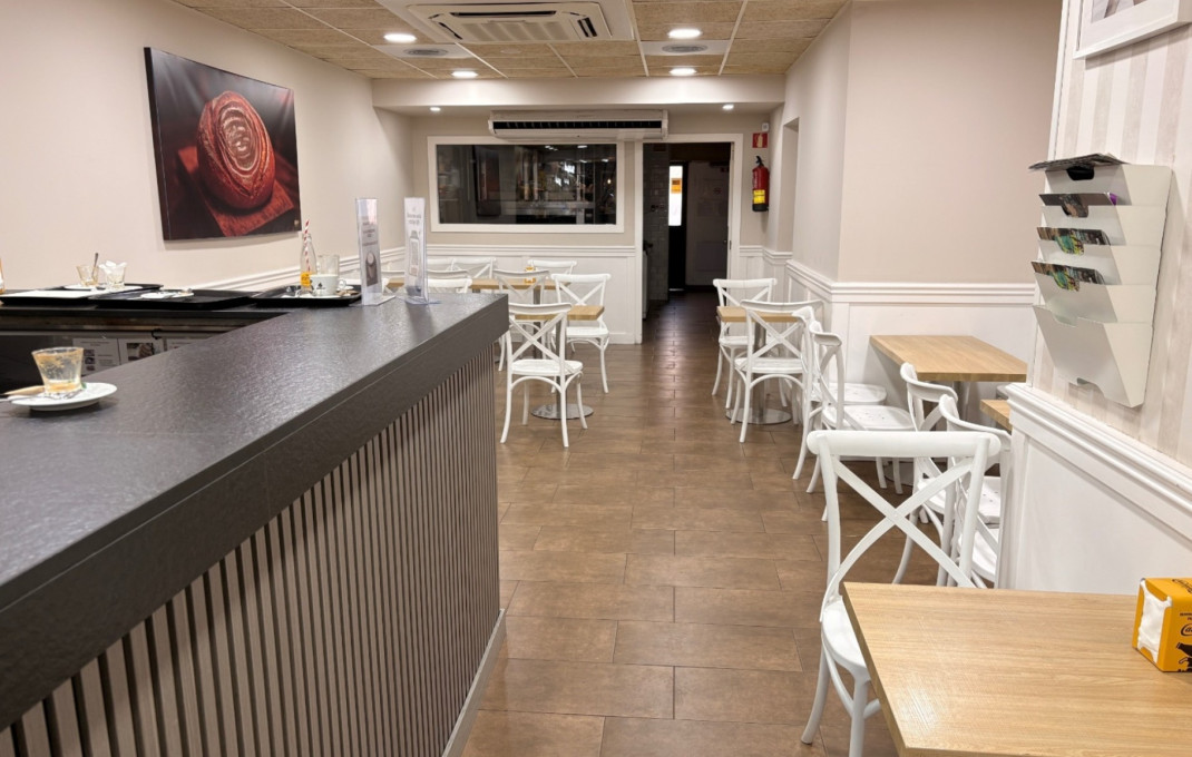 Traspaso - Bar-Cafeteria -
El Prat de Llobregat