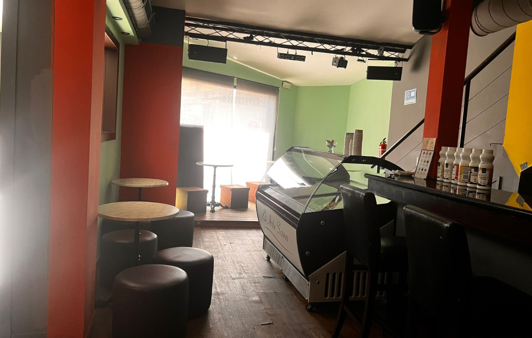 Traspaso - Bar Copas Musical -
L'Hospitalet de Llobregat - Sant Josep