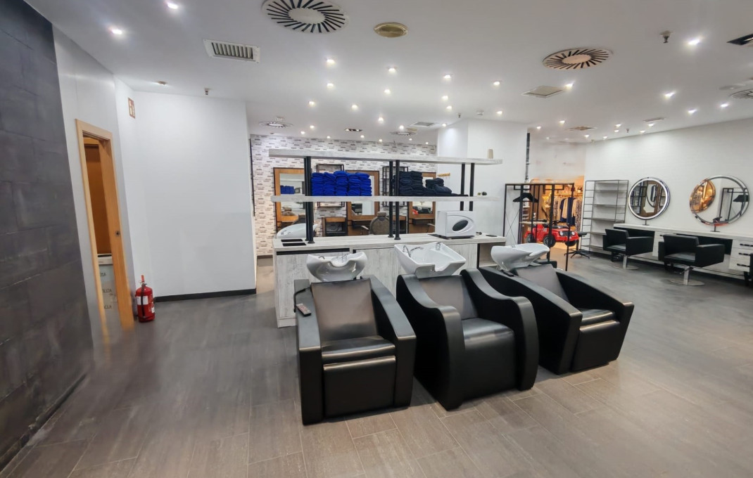 Traspaso - Peluquerias y Estetica -
Sabadell