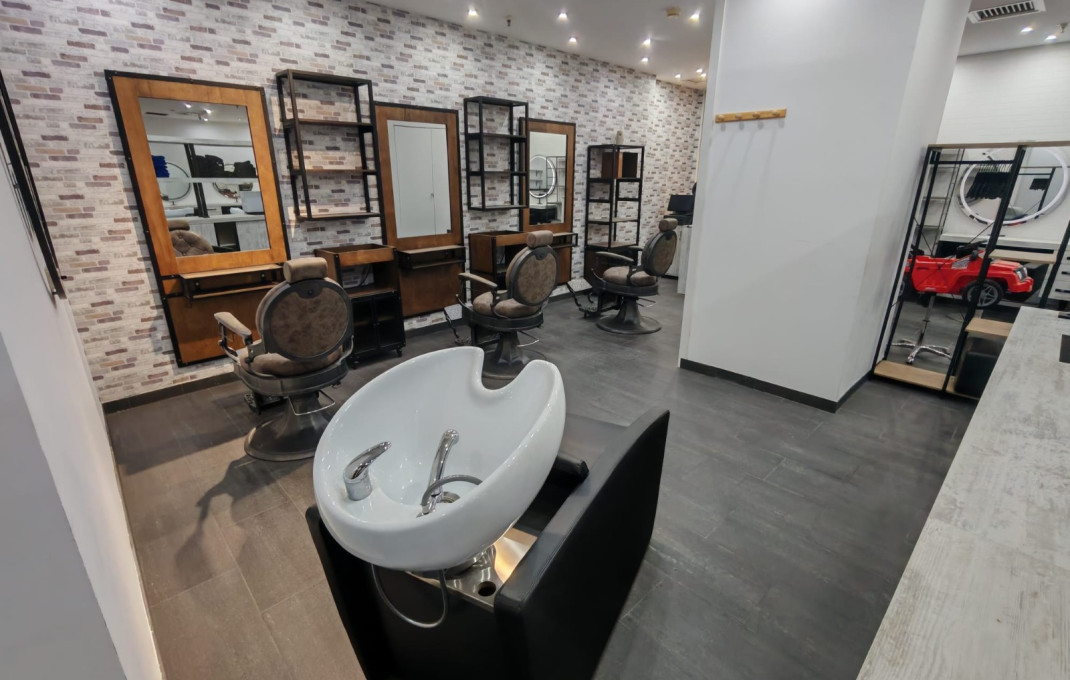 Traspaso - Peluquerias y Estetica -
Sabadell