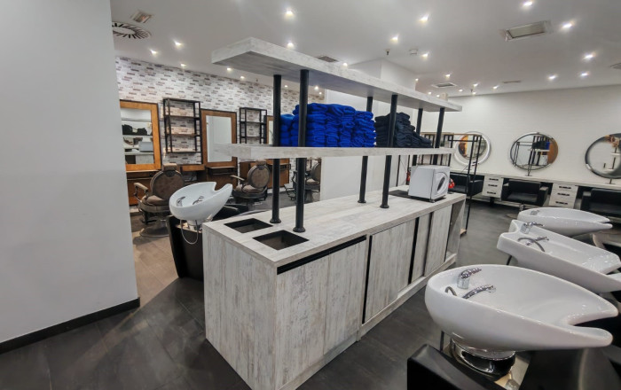 Traspaso - Peluquerias y Estetica -
Sabadell