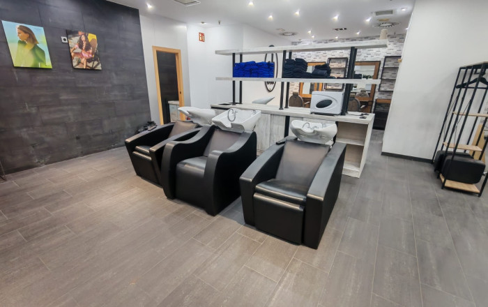 Traspaso - Peluquerias y Estetica -
Sabadell
