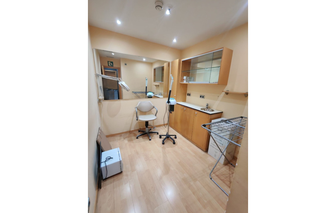 Traspaso - Peluquerias y Estetica -
Sabadell