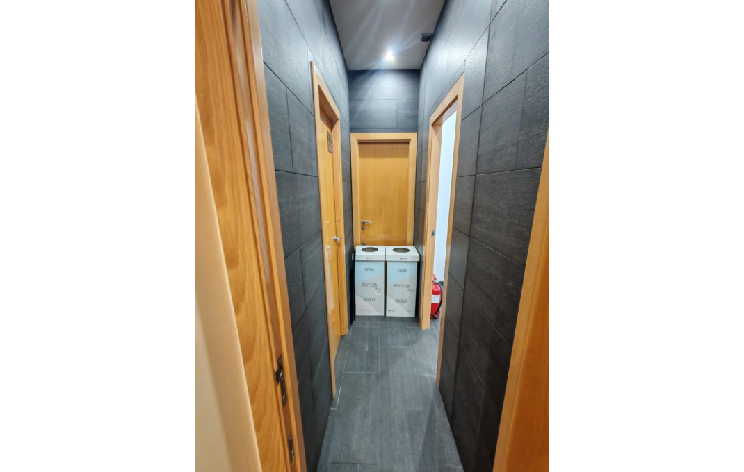 Traspaso - Peluquerias y Estetica -
Sabadell