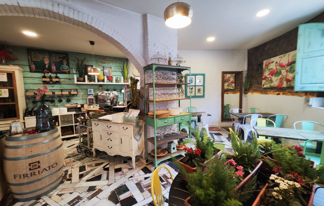 Traspaso - Restaurante -
Barcelona - Clot