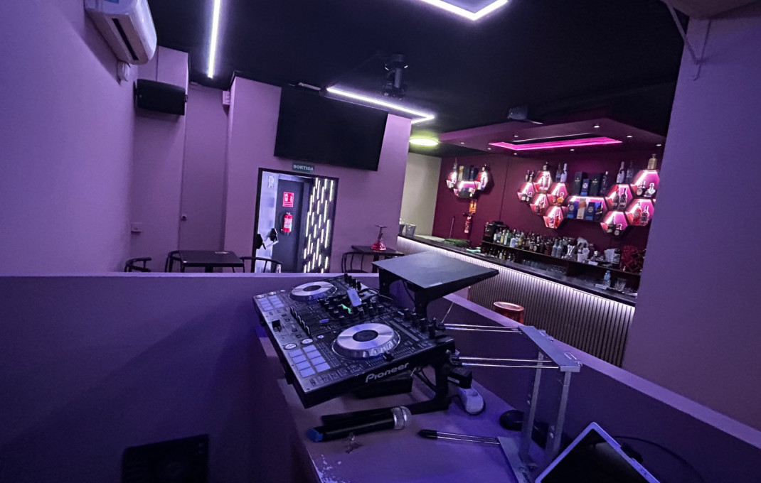 Transfert - Bar Copas Musical -
Esplugues de Llobregat - Can Vidalet