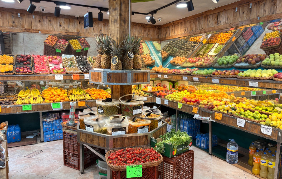Traspaso - Frutería -
Barcelona - Gràcia